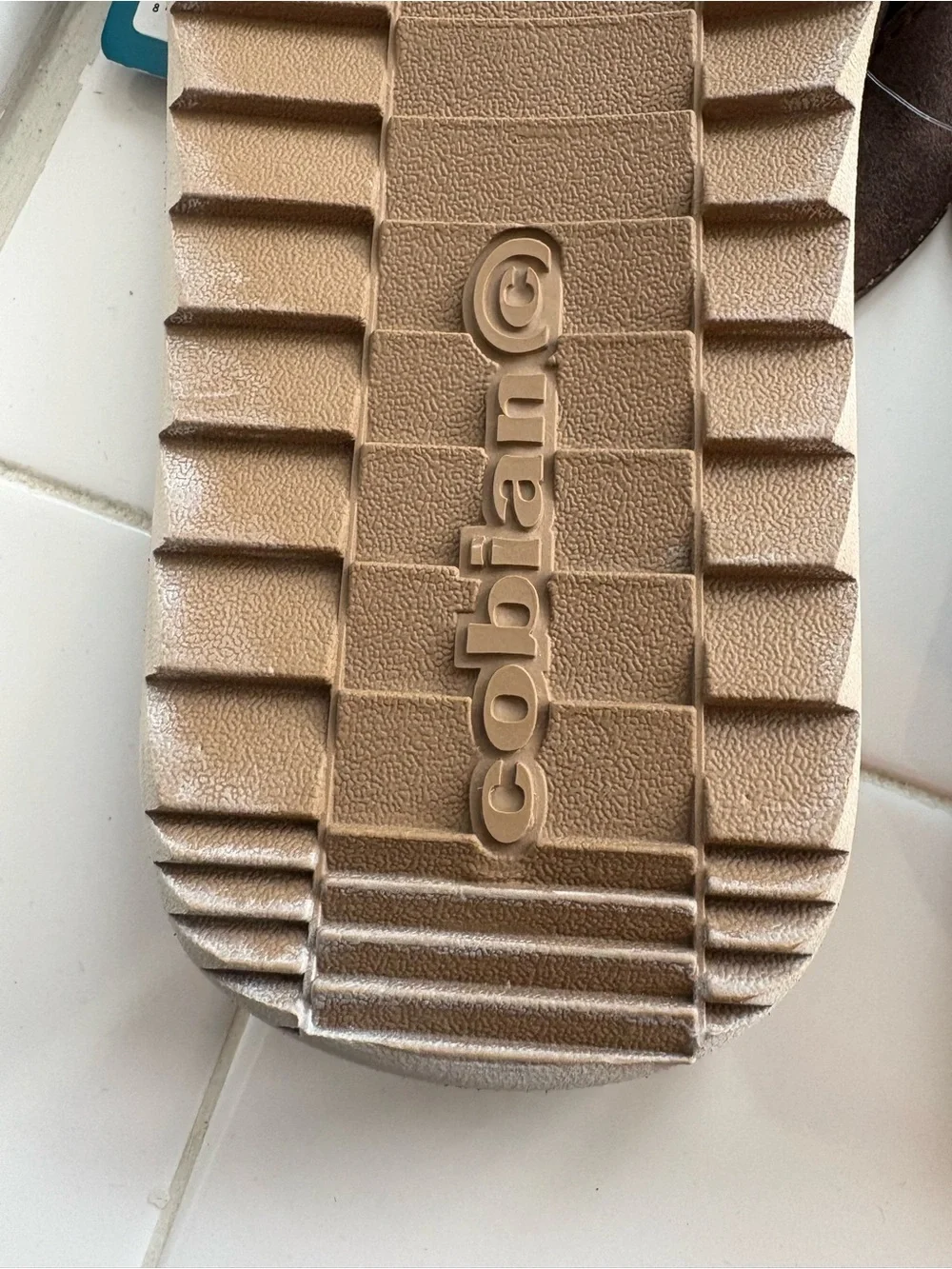 NWT Cobian Men’s AVR2 Trek Brown Flip Flop Sandals Beach Thongs Size 8